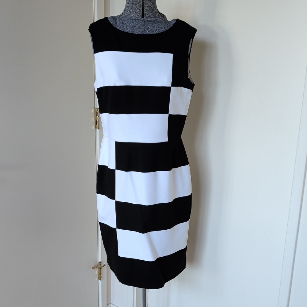 WHBM: Stretch black and white sleeveless dress